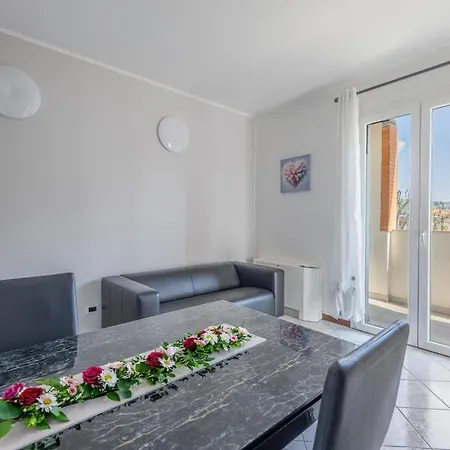 Lumina - Sunny Flat With Balcony Appartamento Côme