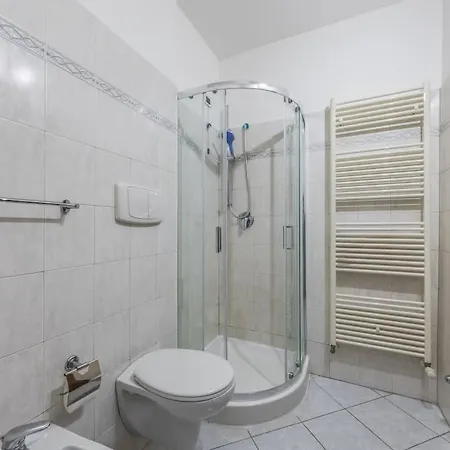Lumina - Sunny Flat With Balcony Appartamento *