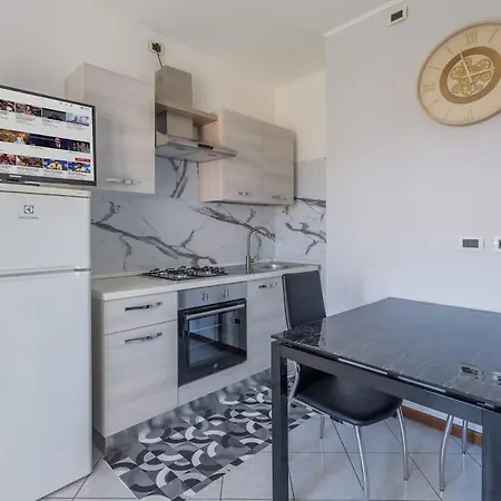Appartamento Lumina - Sunny Flat With Balcony