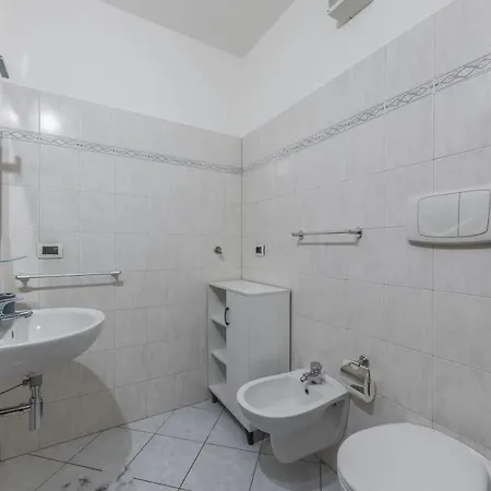 Lumina - Sunny Flat With Balcony Apartamento *